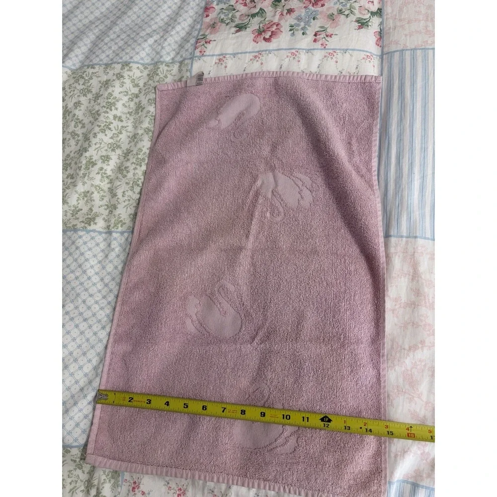Vintage Cannon Pink Cotton Textured Swan Hand Towel 24